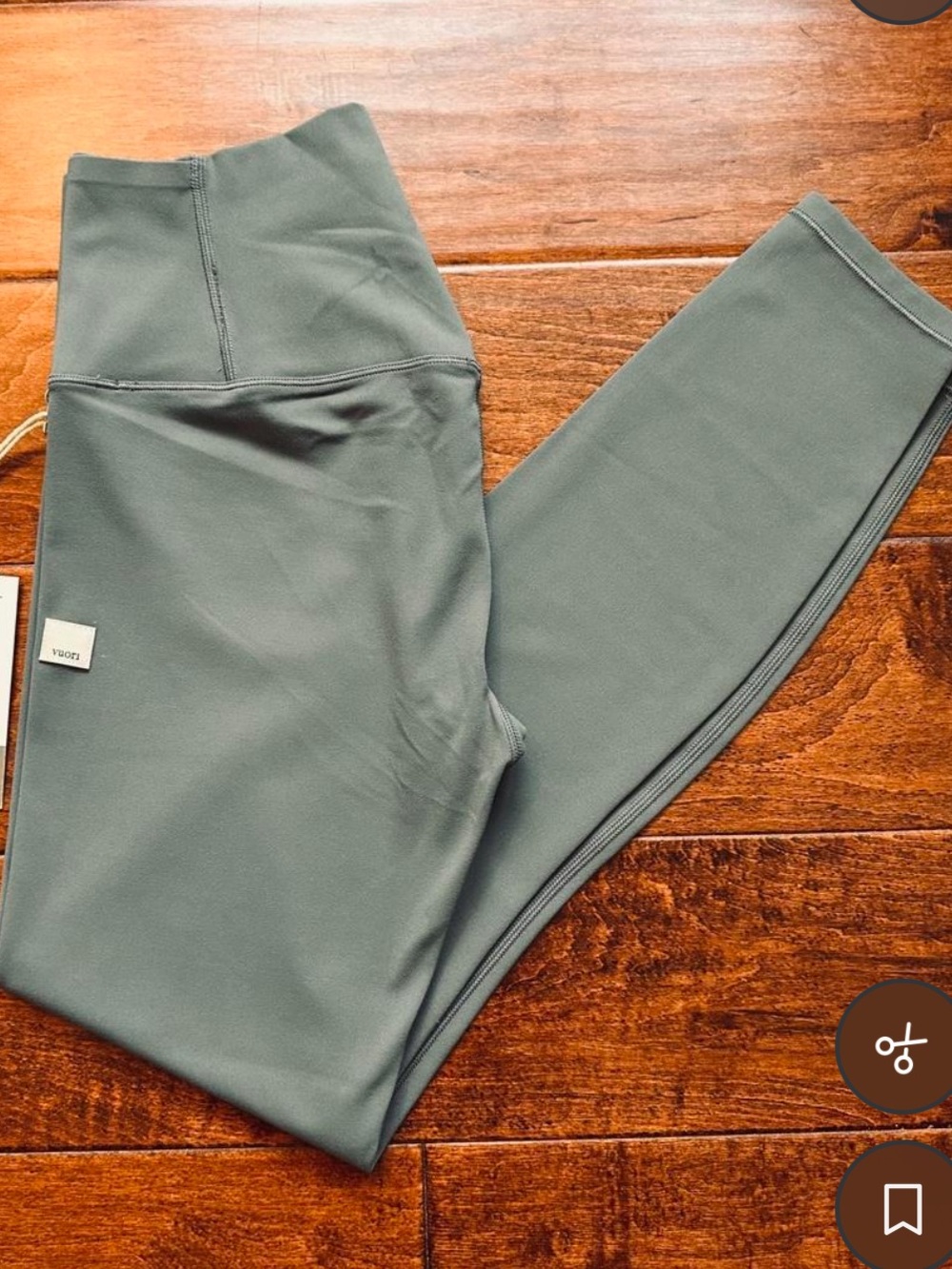 Vuori | High-Waist Active Leggings in Sage Green